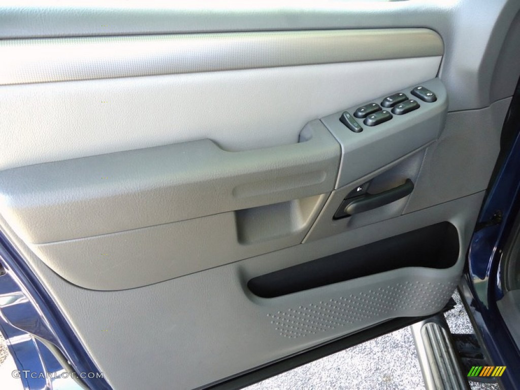 2004 Ford Explorer XLT 4x4 Graphite Door Panel Photo #68969802