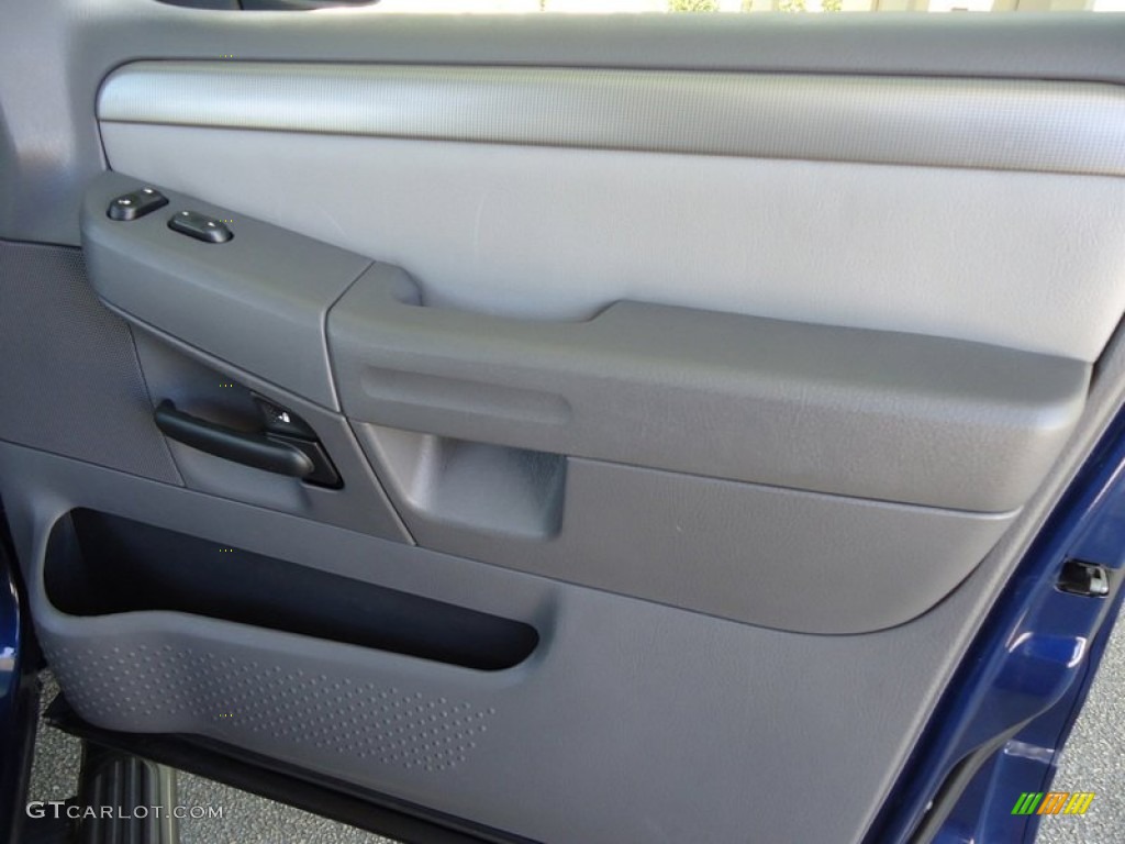2004 Ford Explorer XLT 4x4 Graphite Door Panel Photo #68970014