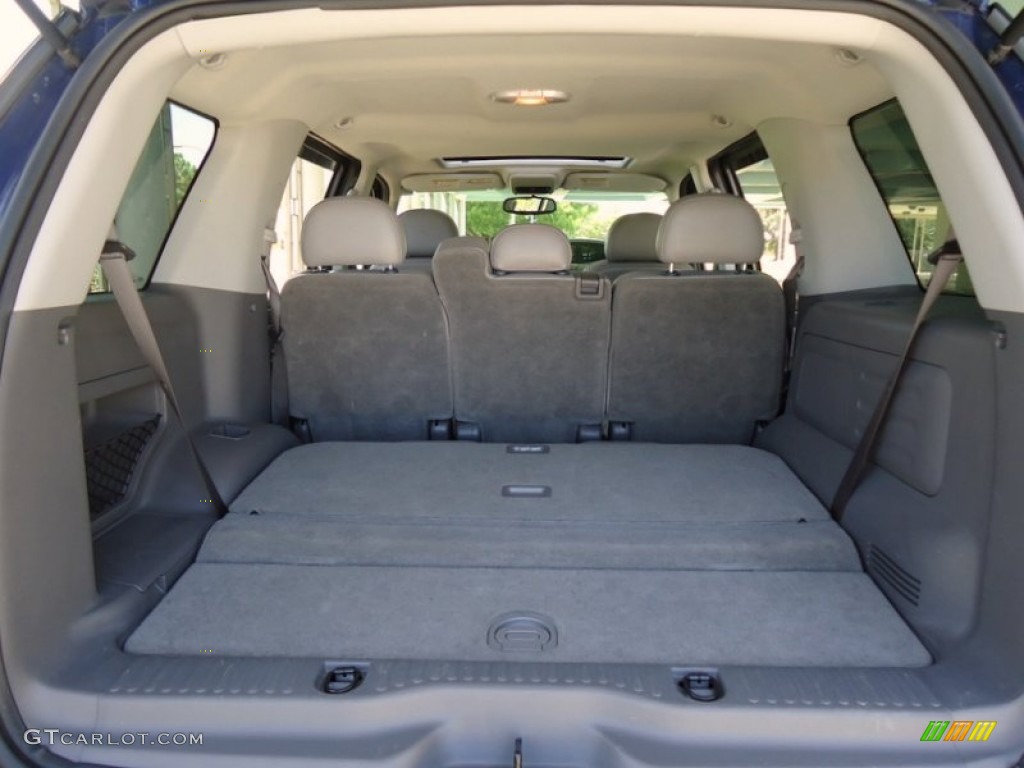 2004 Ford Explorer XLT 4x4 Trunk Photo #68970047