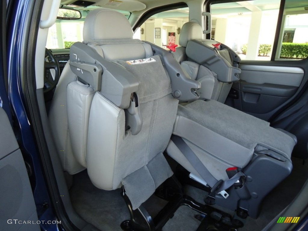 Graphite Interior 2004 Ford Explorer XLT 4x4 Photo #68970095