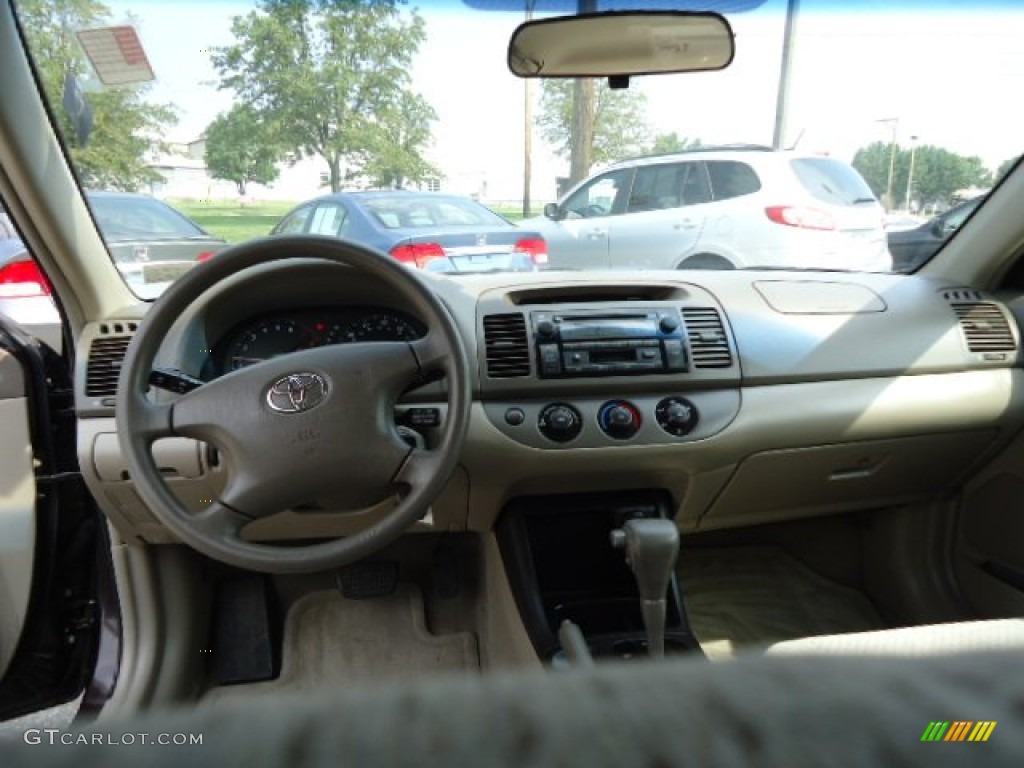 2004 Camry LE - Black / Taupe photo #12