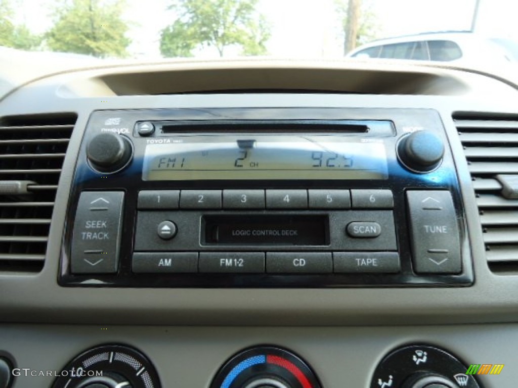 2004 Camry LE - Black / Taupe photo #19