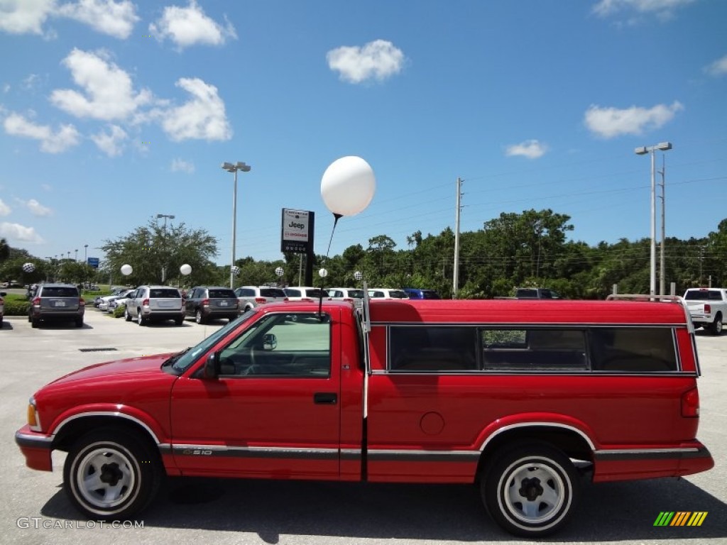 1994 S10 LS Regular Cab - Bright Red / Gray photo #2