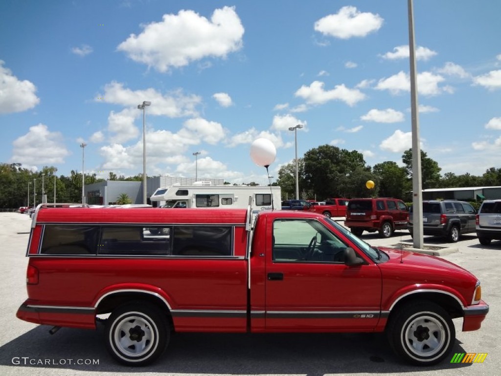 1994 S10 LS Regular Cab - Bright Red / Gray photo #8