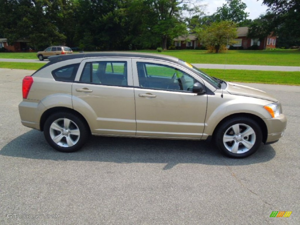 Light Sandstone Metallic 2010 Dodge Caliber Mainstreet Exterior Photo #68976383