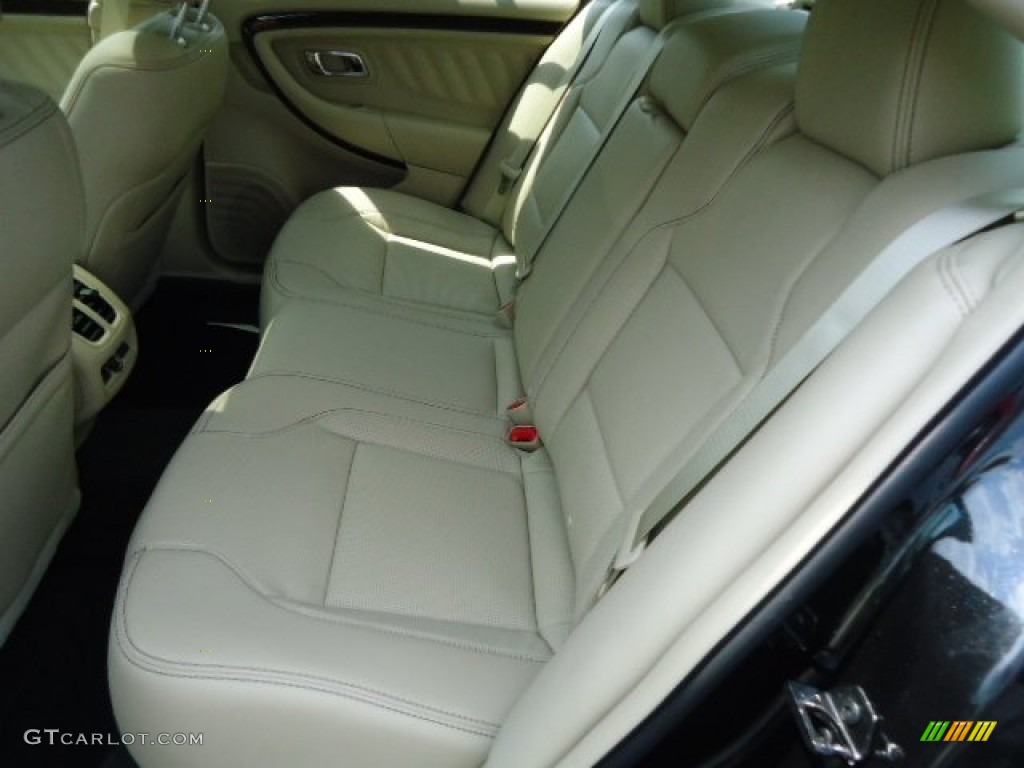 2013 Ford Taurus Limited AWD Rear Seat Photo #68976515