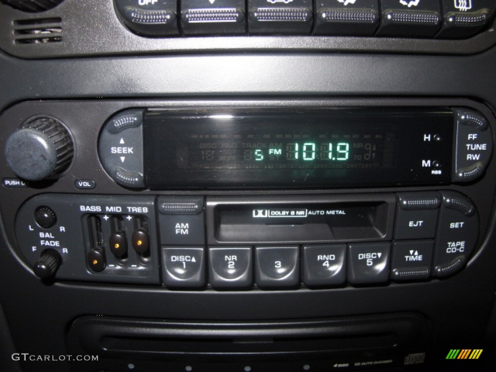 2001 Chrysler 300 M Sedan Audio System Photos