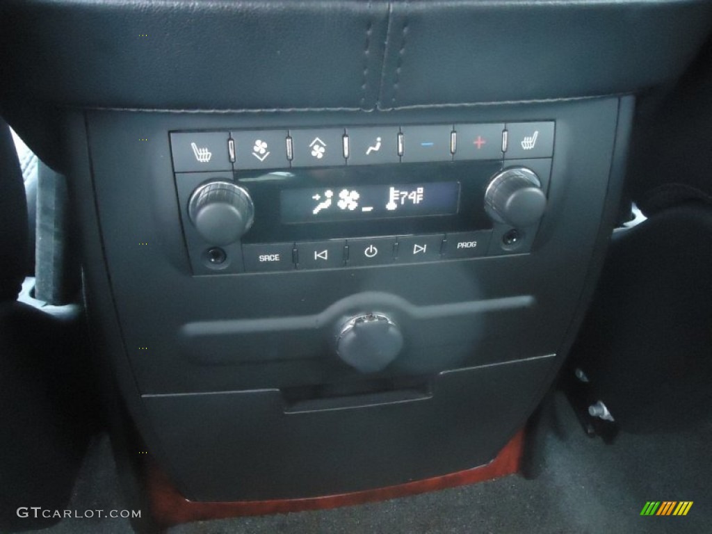 2007 Cadillac Escalade AWD Controls Photo #68978705