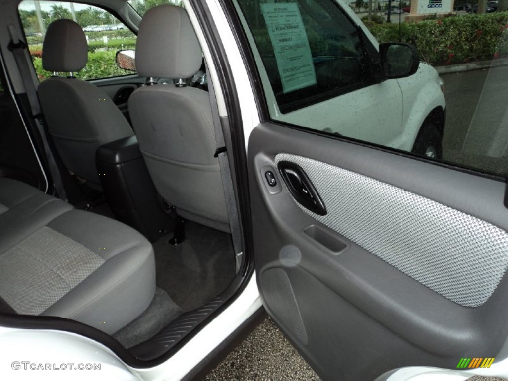 2005 Escape Hybrid - Oxford White / Medium/Dark Flint Grey photo #21