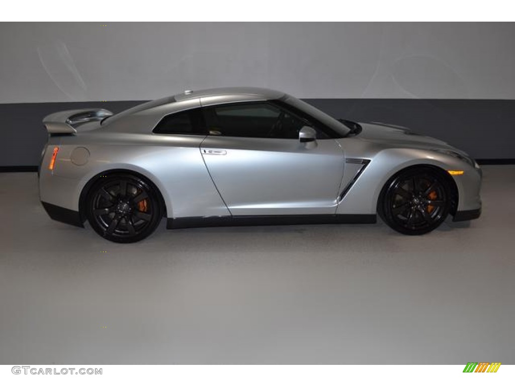 Super Silver 2010 Nissan GT-R Premium Exterior Photo #68980547