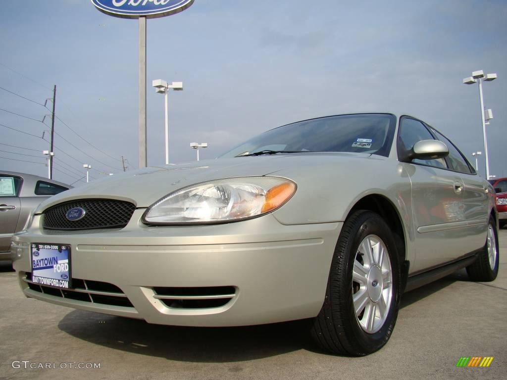 2005 Taurus SEL - Gold Ash Metallic / Medium/Dark Pebble photo #1