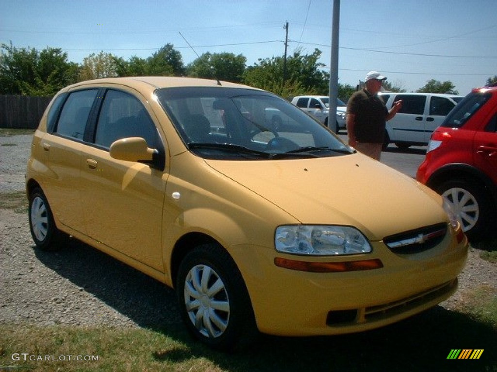 2006 Aveo LS Hatchback - Summer Yellow / Charcoal photo #3