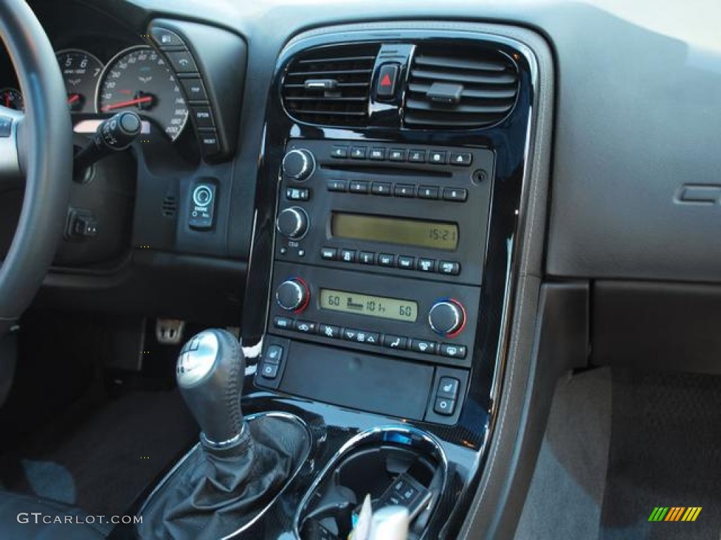 2008 Chevrolet Corvette Coupe Controls Photo #68985305