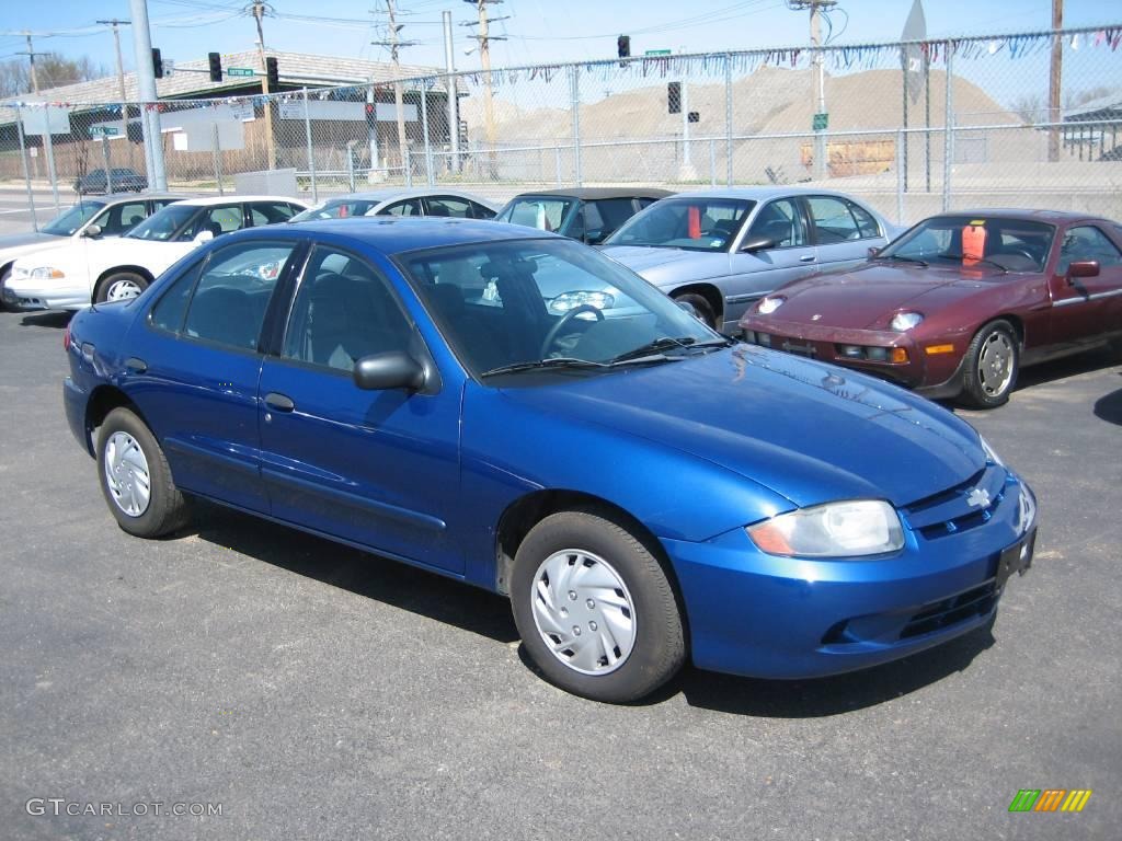 2003 Cavalier Sedan - Arrival Blue Metallic / Graphite Gray photo #2