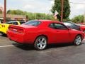 Redline 3 Coat Pearl - Challenger SXT Photo No. 3