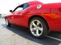 Redline 3 Coat Pearl - Challenger SXT Photo No. 4