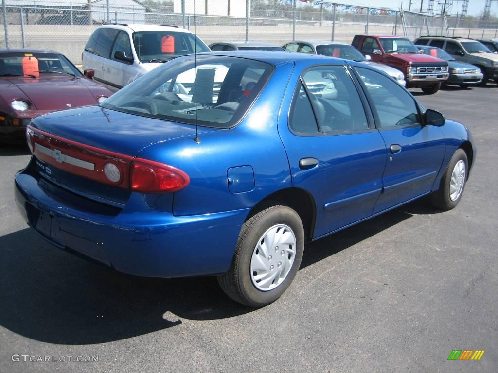 2003 Cavalier Sedan - Arrival Blue Metallic / Graphite Gray photo #8