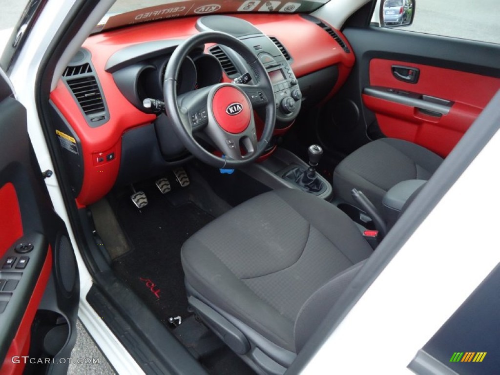 Red/Black Sport Cloth Interior 2010 Kia Soul Sport Photo #68989144