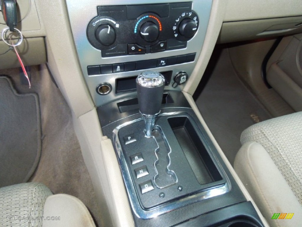 2006 Jeep Commander 4x4 5 Speed Automatic Transmission Photo #68989810