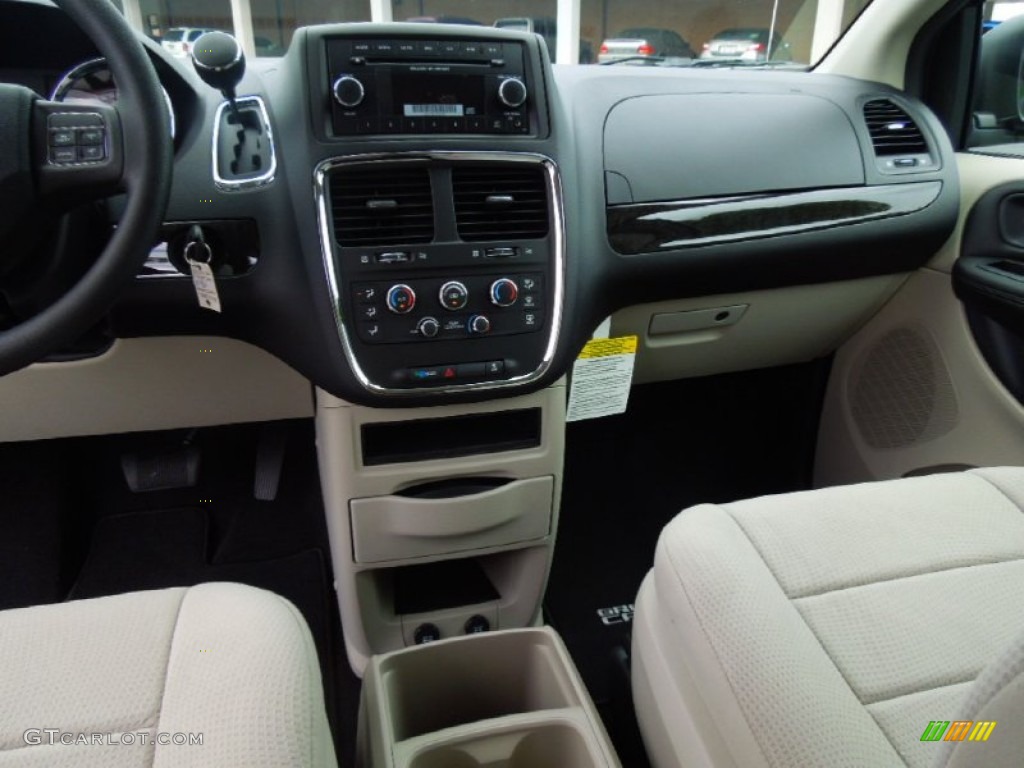 2012 Grand Caravan SE - True Blue Pearl / Black/Light Graystone photo #17