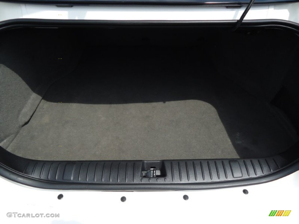 2005 Pontiac Grand Prix Sedan Trunk Photo #68990257