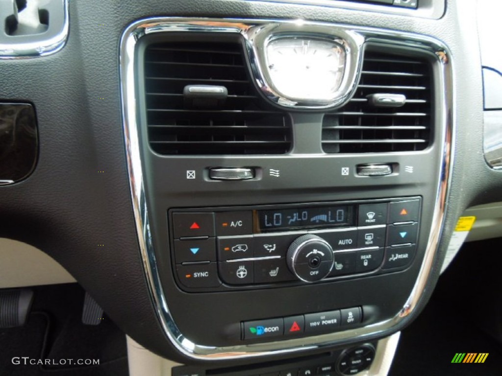 2012 Chrysler Town & Country Touring - L Controls Photo #68990533