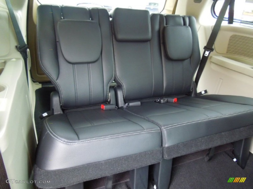 Black/Light Graystone Interior 2012 Chrysler Town & Country Touring - L Photo #68990623