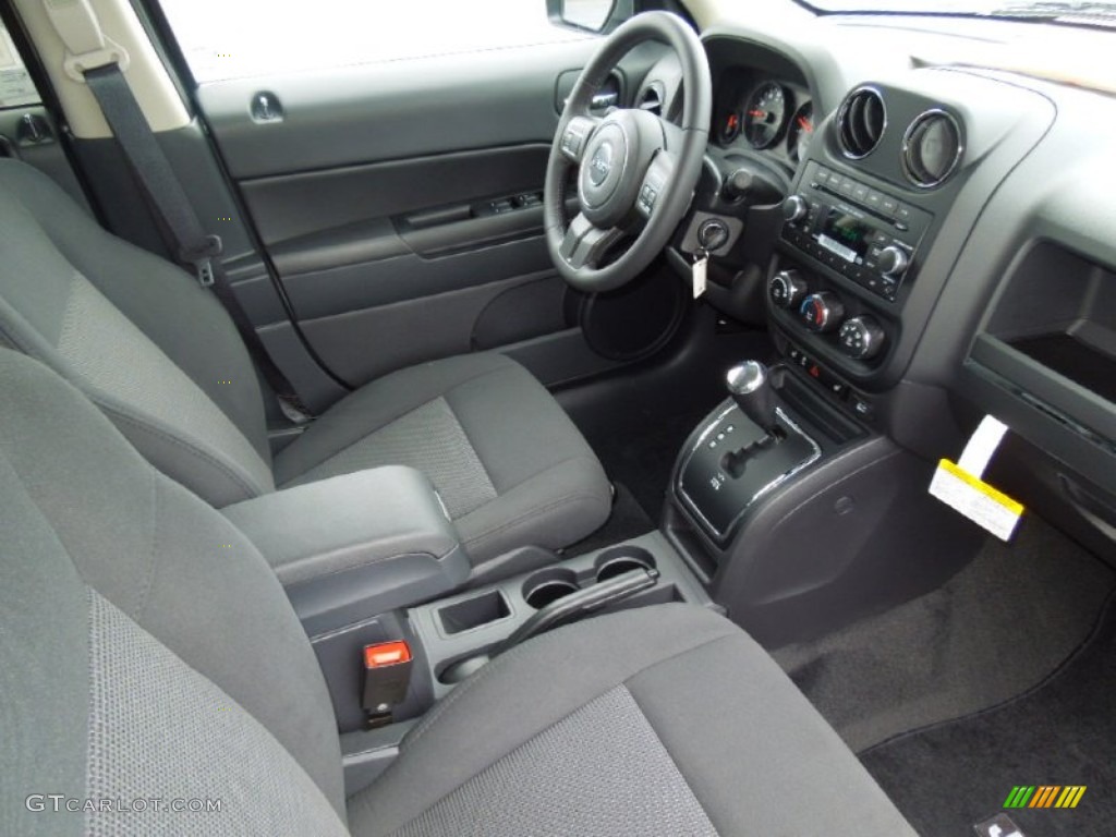 2012 Jeep Patriot Altitude Dashboard Photos