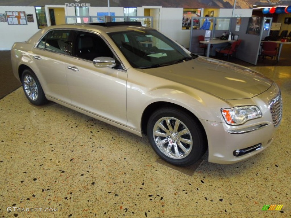 Cashmere Pearl Chrysler 300