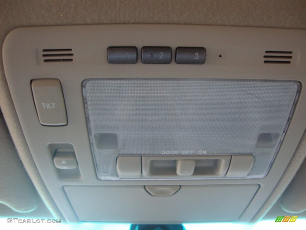 2004 Lexus RX 330 AWD Controls Photo #68993221