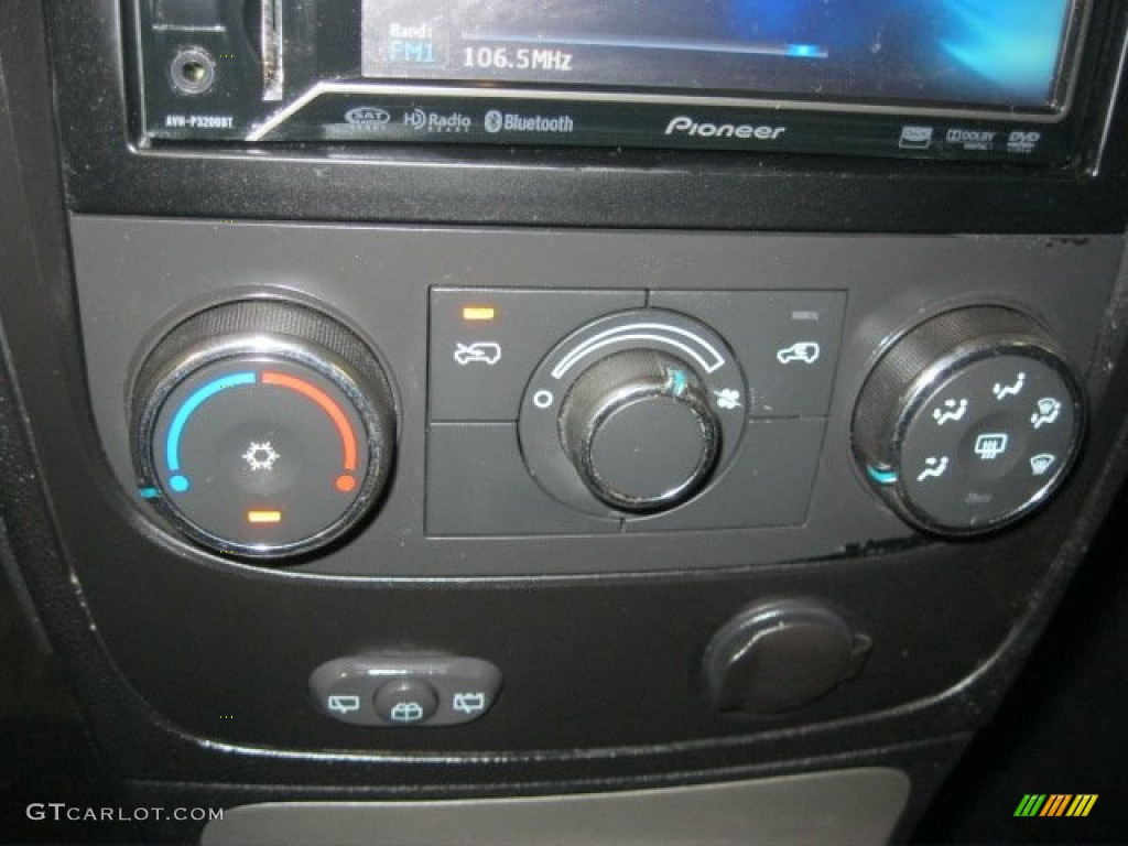 2008 Chevrolet HHR LS Controls Photo #68993743
