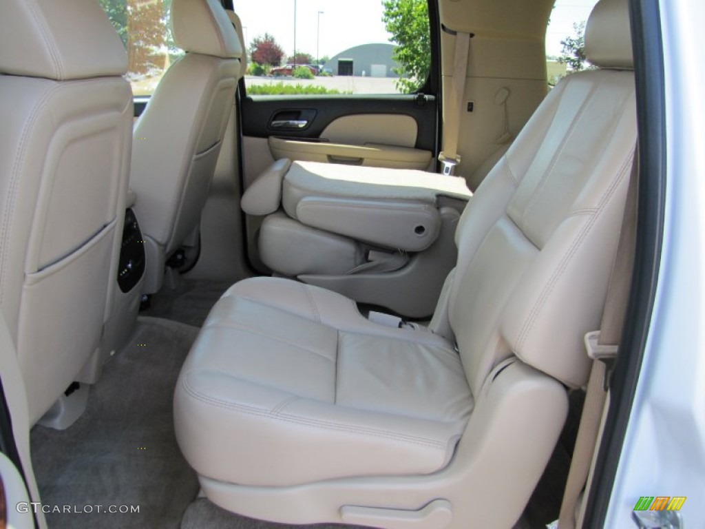 Light Cashmere/Ebony Interior 2007 Chevrolet Suburban 1500 LTZ 4x4 Photo #68998012
