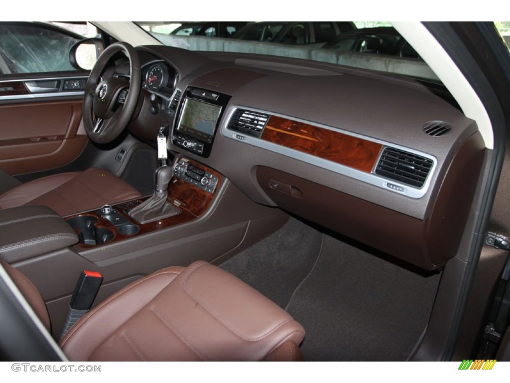 2013 Volkswagen Touareg VR6 FSI Lux 4XMotion Saddle Brown Dashboard Photo #68998102