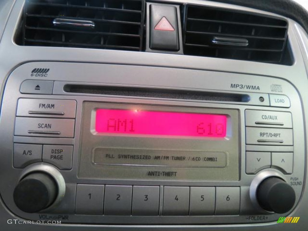 2006 Suzuki Aerio SX AWD Sport Wagon Audio System Photos