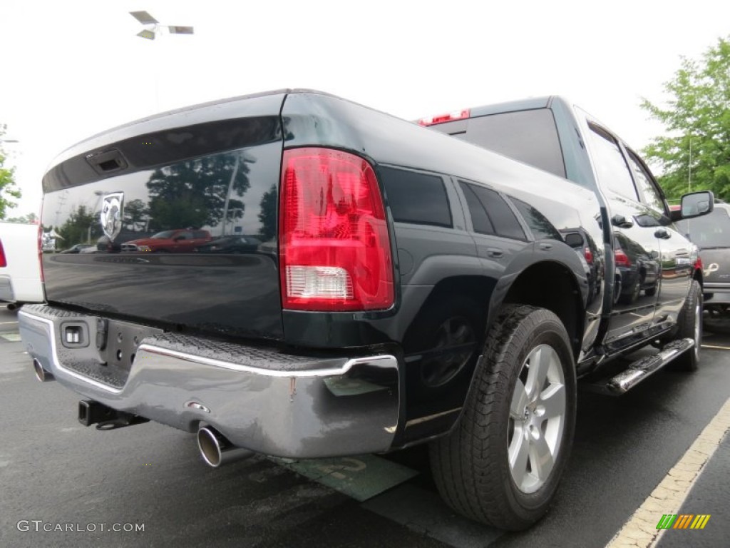 2011 Ram 1500 Big Horn Crew Cab - Hunter Green Pearl / Light Pebble Beige/Bark Brown photo #3