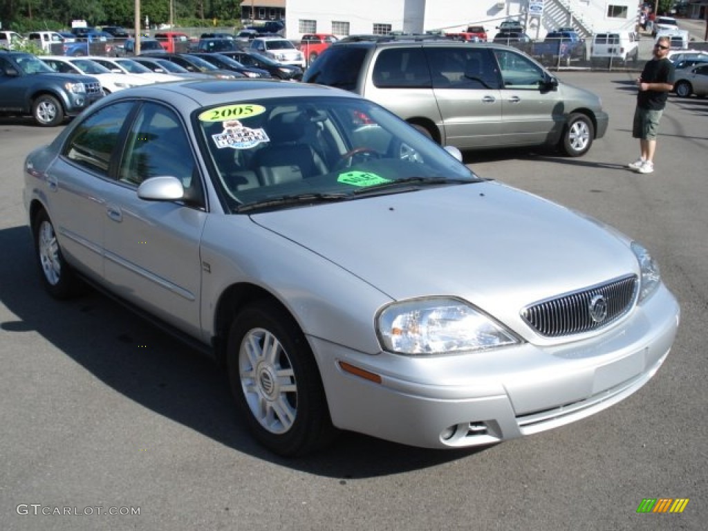 2005 Sable LS Sedan - Silver Frost Metallic / Dark Charcoal photo #1