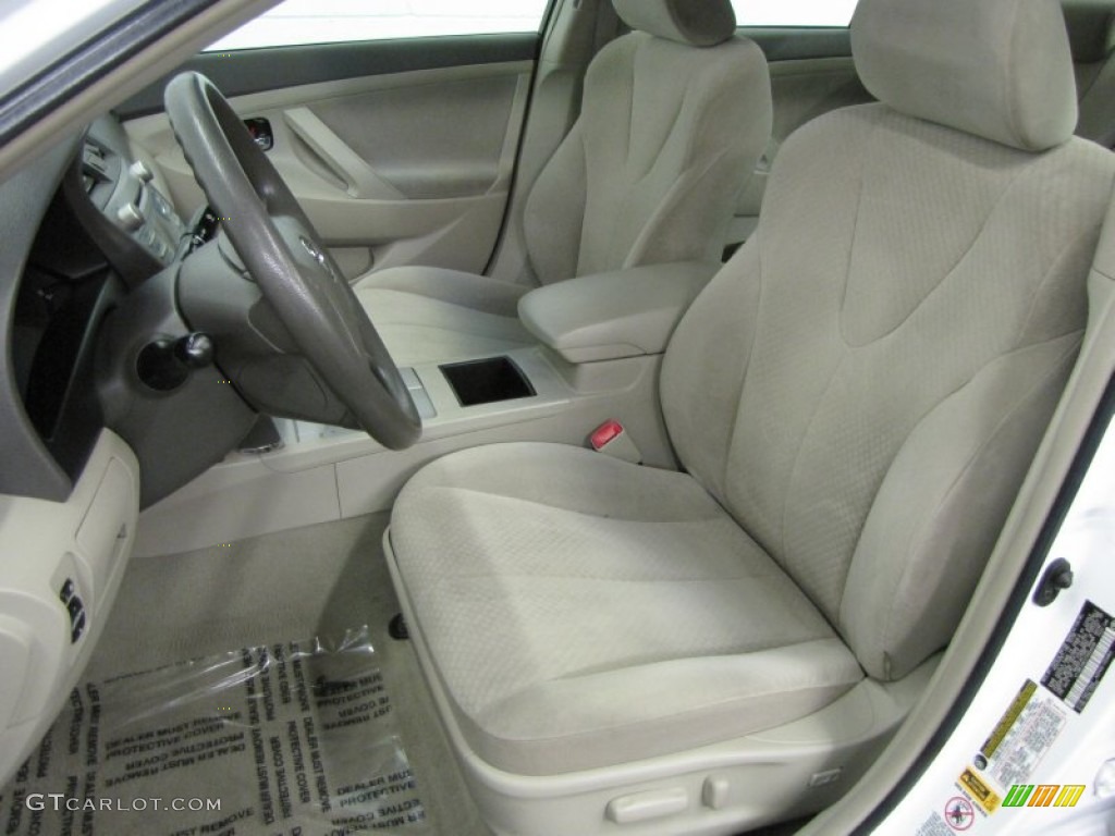 2007 Camry LE - Super White / Ash photo #9