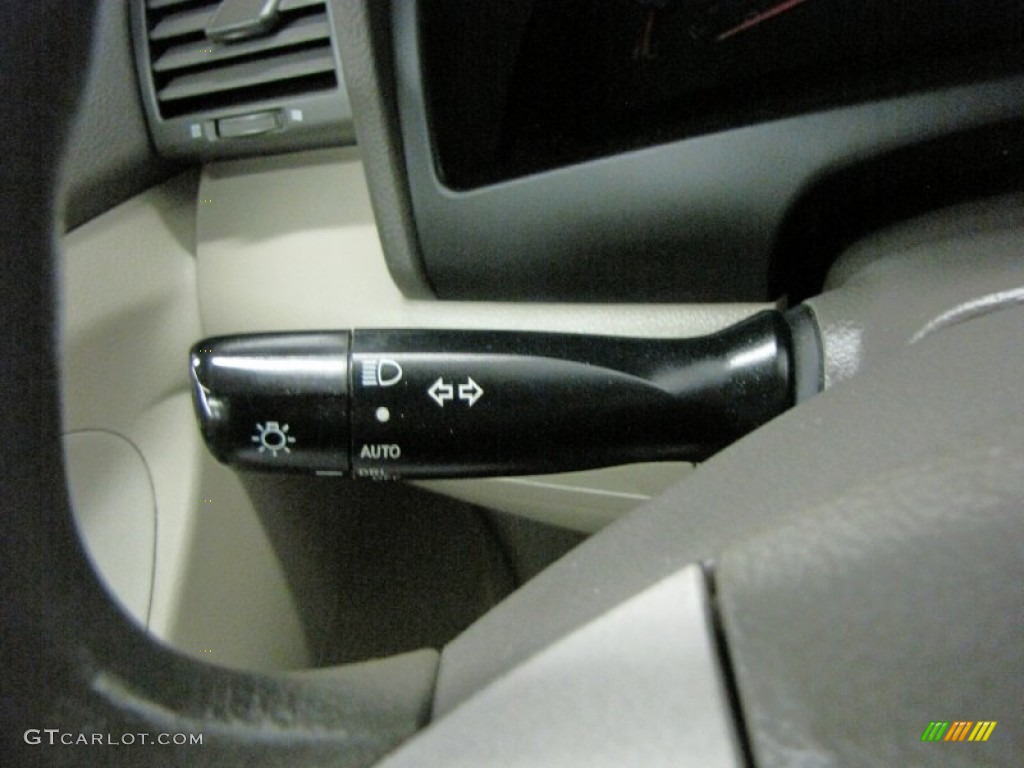 2007 Camry LE - Super White / Ash photo #21