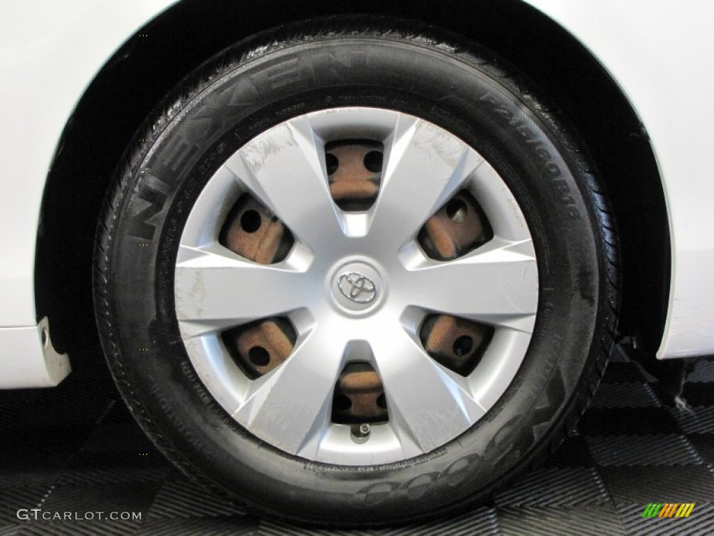 2007 Camry LE - Super White / Ash photo #33