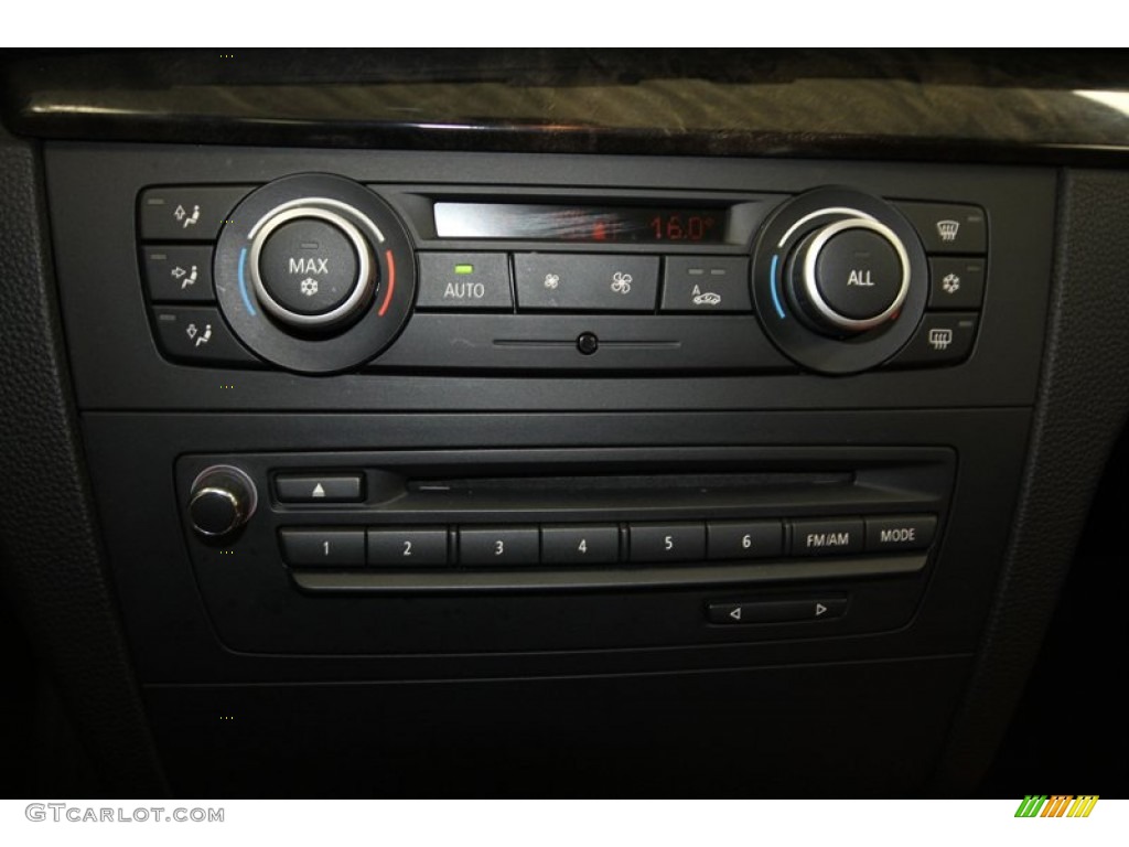 2010 BMW 1 Series 128i Coupe Controls Photo #69007961