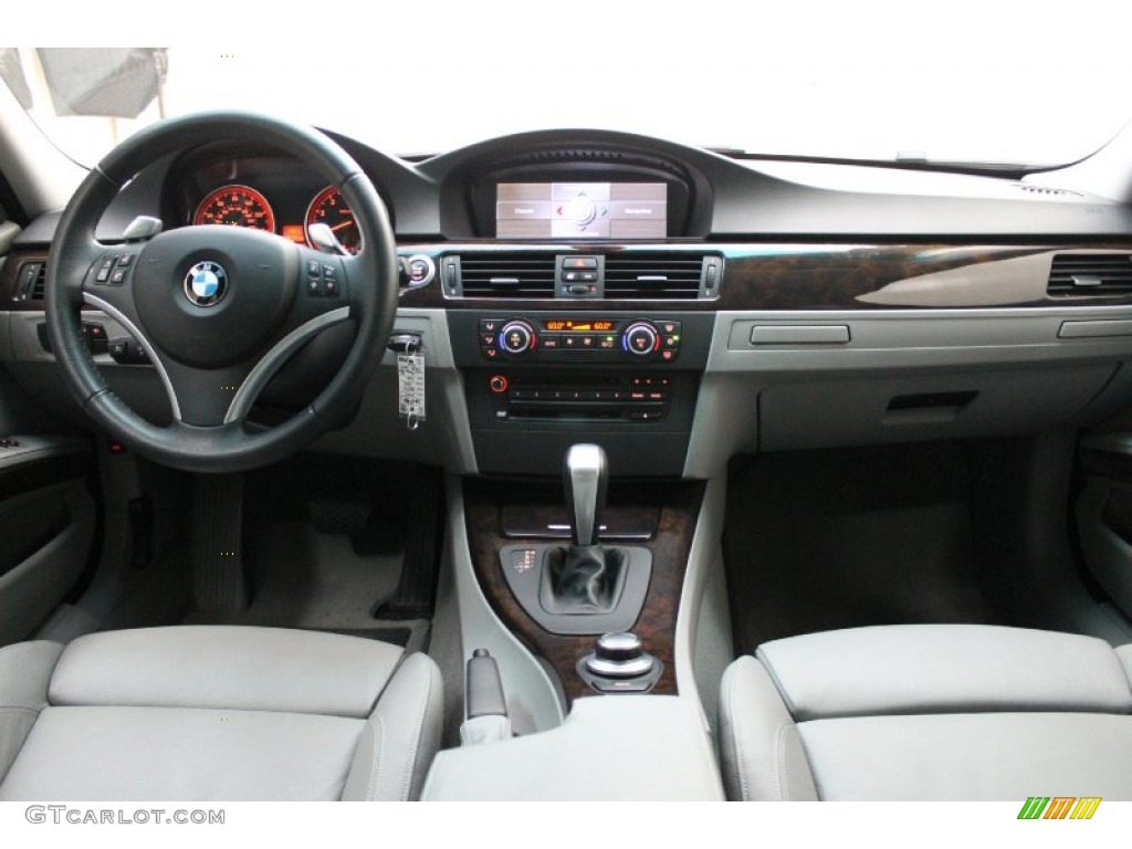 2007 BMW 3 Series 335i Sedan Grey Dashboard Photo #69009127