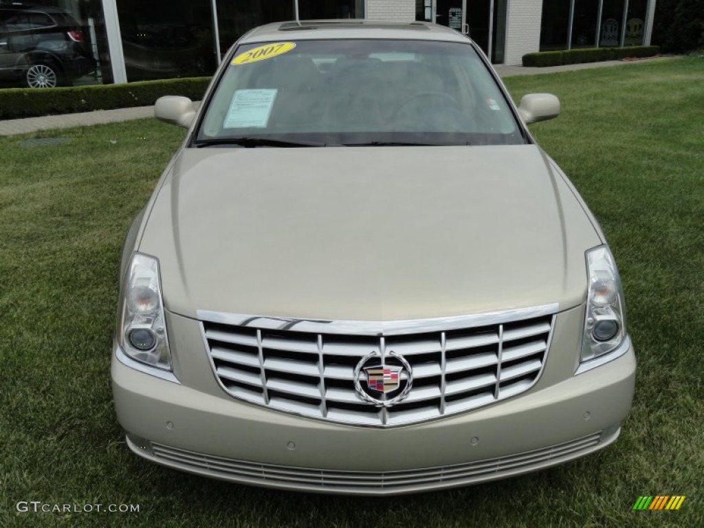 Gold Mist 2009 Cadillac DTS Standard DTS Model Exterior Photo #69009519
