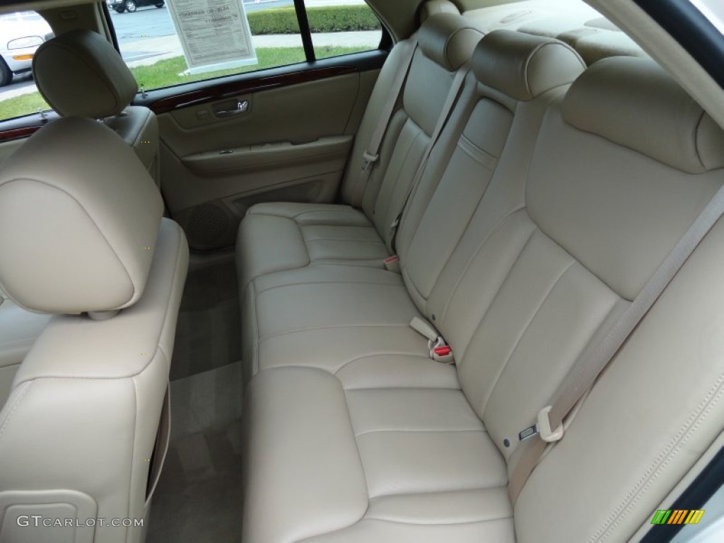 2009 Cadillac DTS Standard DTS Model Rear Seat Photo #69009604