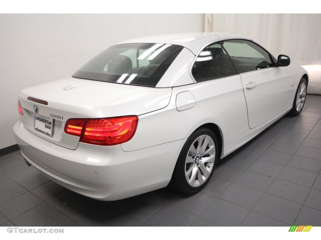 2011 3 Series 328i Convertible - Mineral White Metallic / Black photo #12