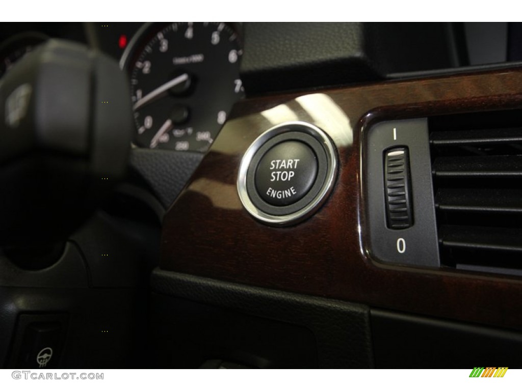 2011 3 Series 328i Convertible - Mineral White Metallic / Black photo #26