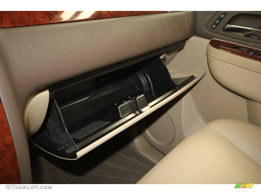 2011 Suburban LTZ - Summit White / Light Cashmere/Dark Cashmere photo #20