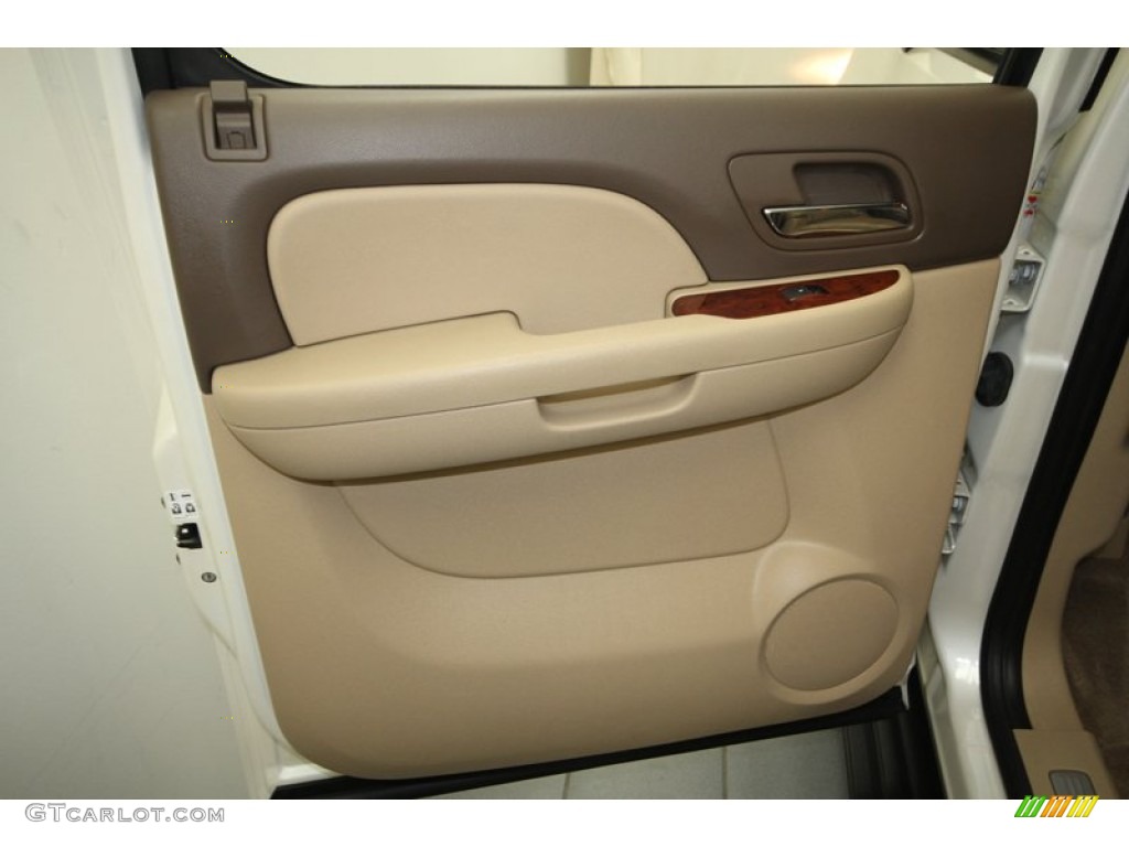 2011 Suburban LTZ - Summit White / Light Cashmere/Dark Cashmere photo #37