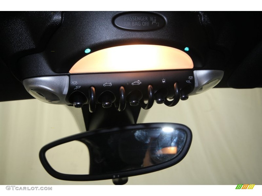 2013 Mini Cooper Roadster Controls Photo #69012583