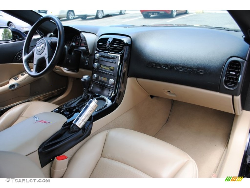 2005 Chevrolet Corvette Coupe Cashmere Dashboard Photo #69014009