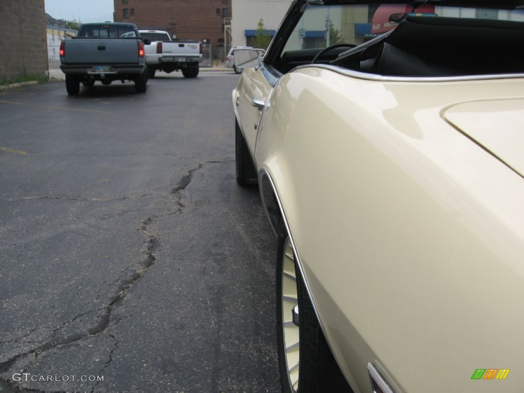 1968 Camaro Convertible - Butternut Yellow / Black Houndstooth photo #11